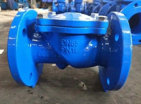 Valvola di controllo unidirezionale a flangia personalizzata per la protezione contro il deflusso nei sistemi idrici